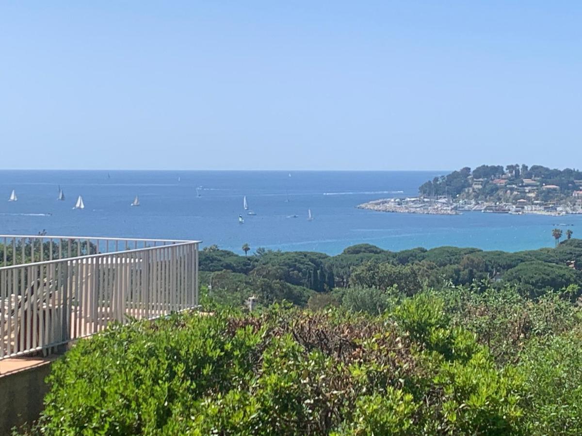 Les Citronniers - Splendide Vue Mer Acces Plage A Pieds A 5 Minutes Cavalaire-sur-Mer Exteriör bild